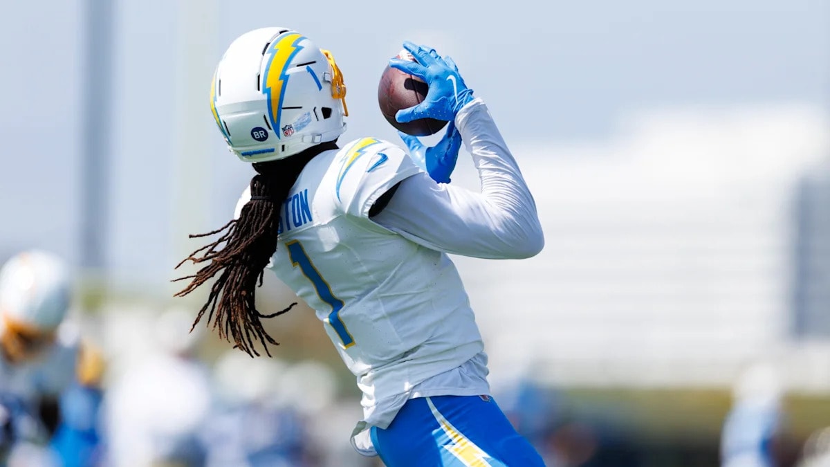 Quentin Johnston leaves Chargers-49ers joint practice early, but report says he’s "totally fine"