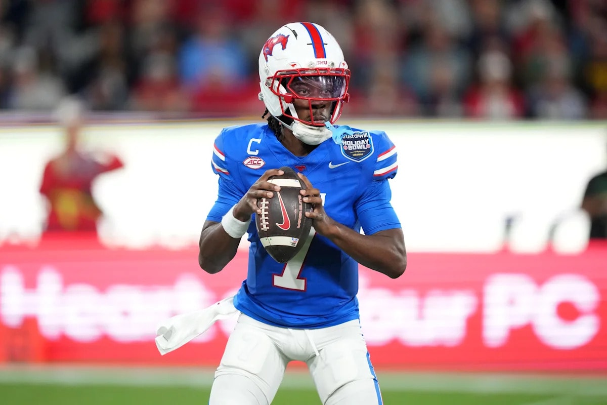 SMU coach Rhett Lashlee expects QB Kevin Jennings to be ready for Week 1 despite jammed finger