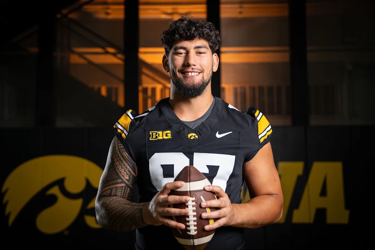 Iose Epenesa lands spot on 2026 Polynesian College Football Player of the Year watch list