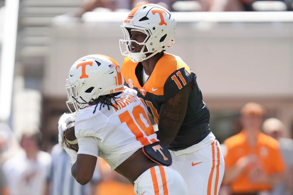 Adams flips the script with readers on Tennessee football