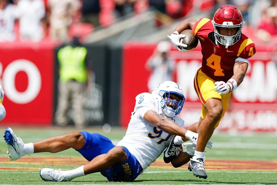 Jayden Maiava throws for 286 yards and two touchdowns as No. 14 USC opens with a 42-26 win over San José State
