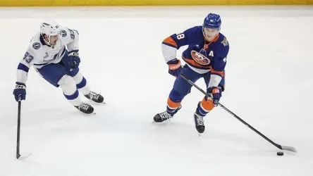 Lightning strike early, Islanders rally but fall 5-3