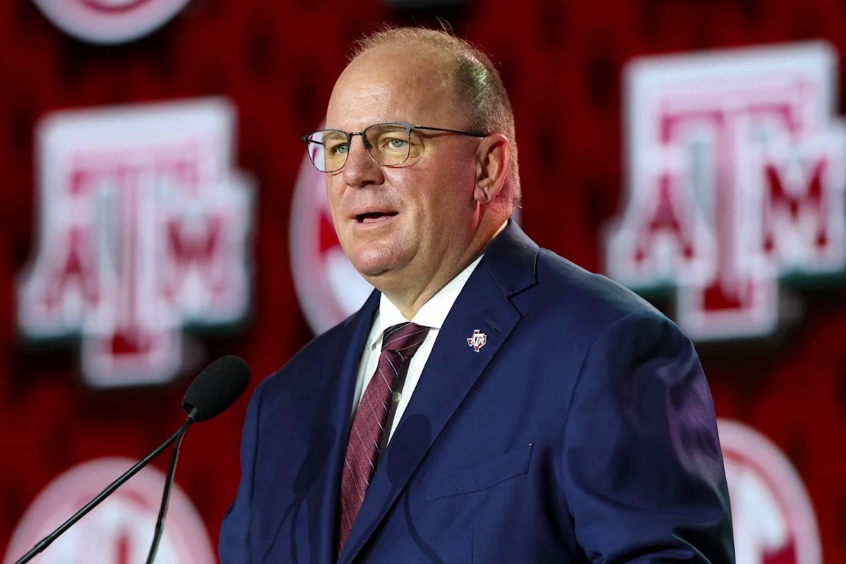 Mike Elko’s “Hot Mic” Moment Shows Texas A&M’s Focus on Precision as Playoff Goal Tightens