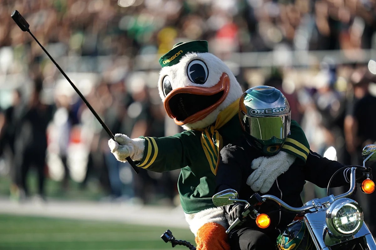 Oregon, Big Ten Network and DAZN reach streaming agreement to expand Ducks football in Japan and worldwide