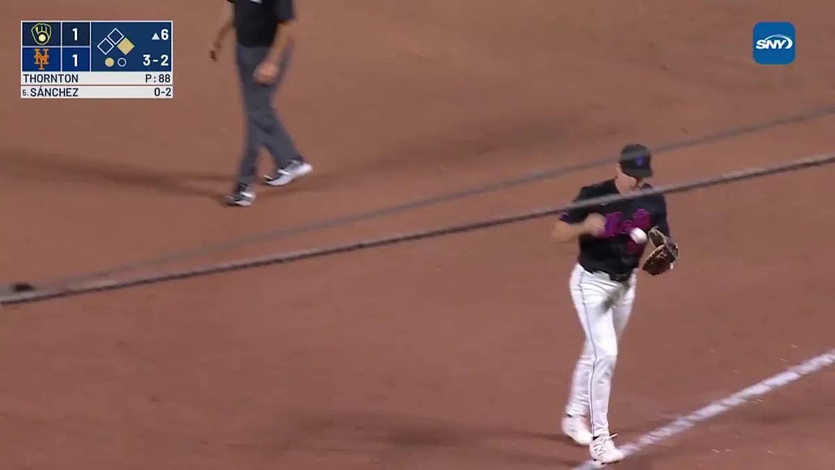Francisco Lindor turns the page for the Mets, delivering a game-saving moment against the Brewers