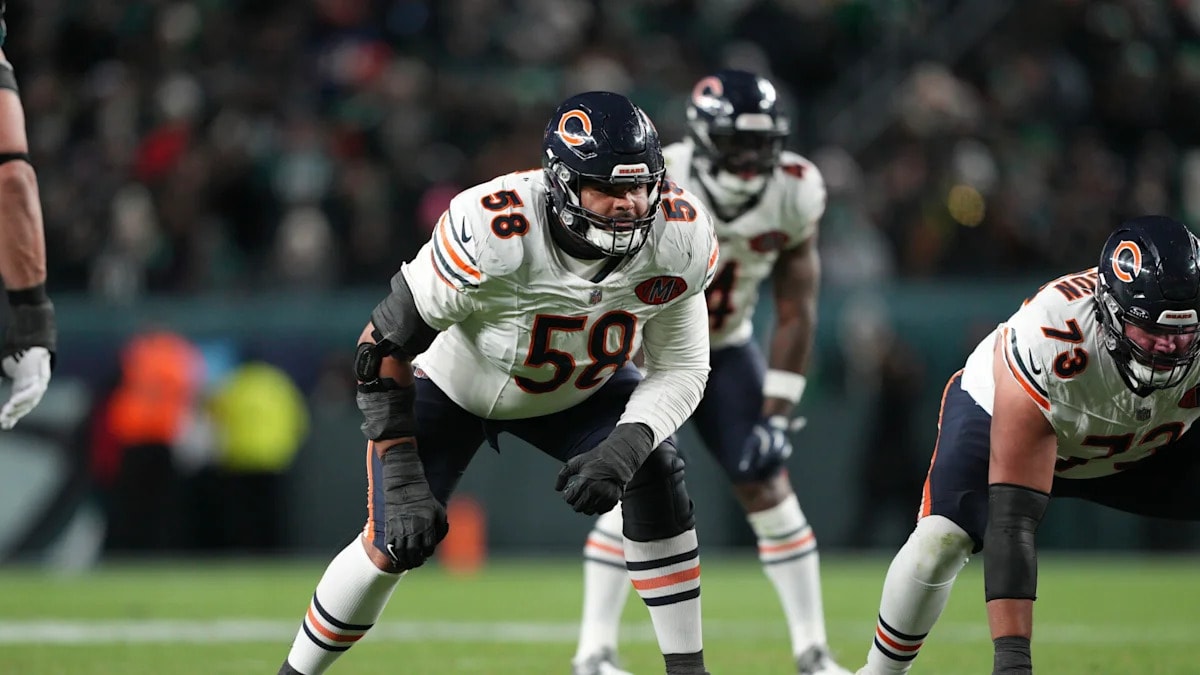 Bears right tackle Darnell Wright leaves practice early with possible elbow injury