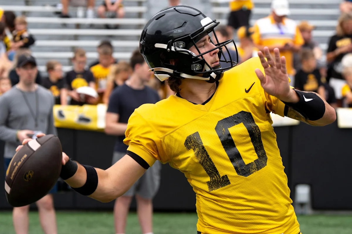Iowa quarterback race stays front and center as Jeremy Hecklinski and Hank Brown vie for the starting role