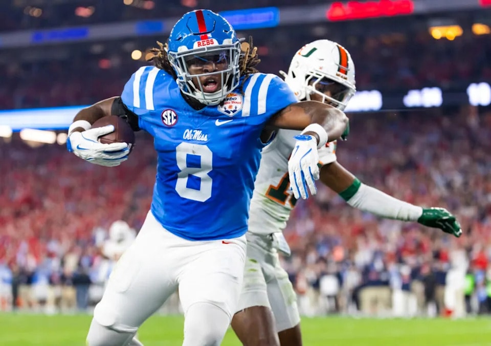 SEC dispute over returning former pros puts LSU commitments Dae'Quan Wright and Zxavian Harris in the spotlight