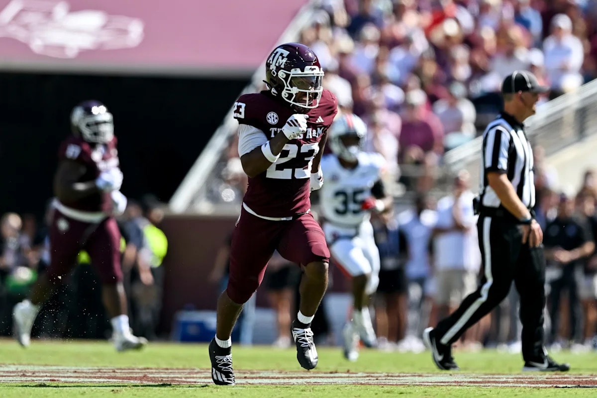 Mike Elko says Texas A&M’s RB room is still solid after Tiger Riden Jr. injury news