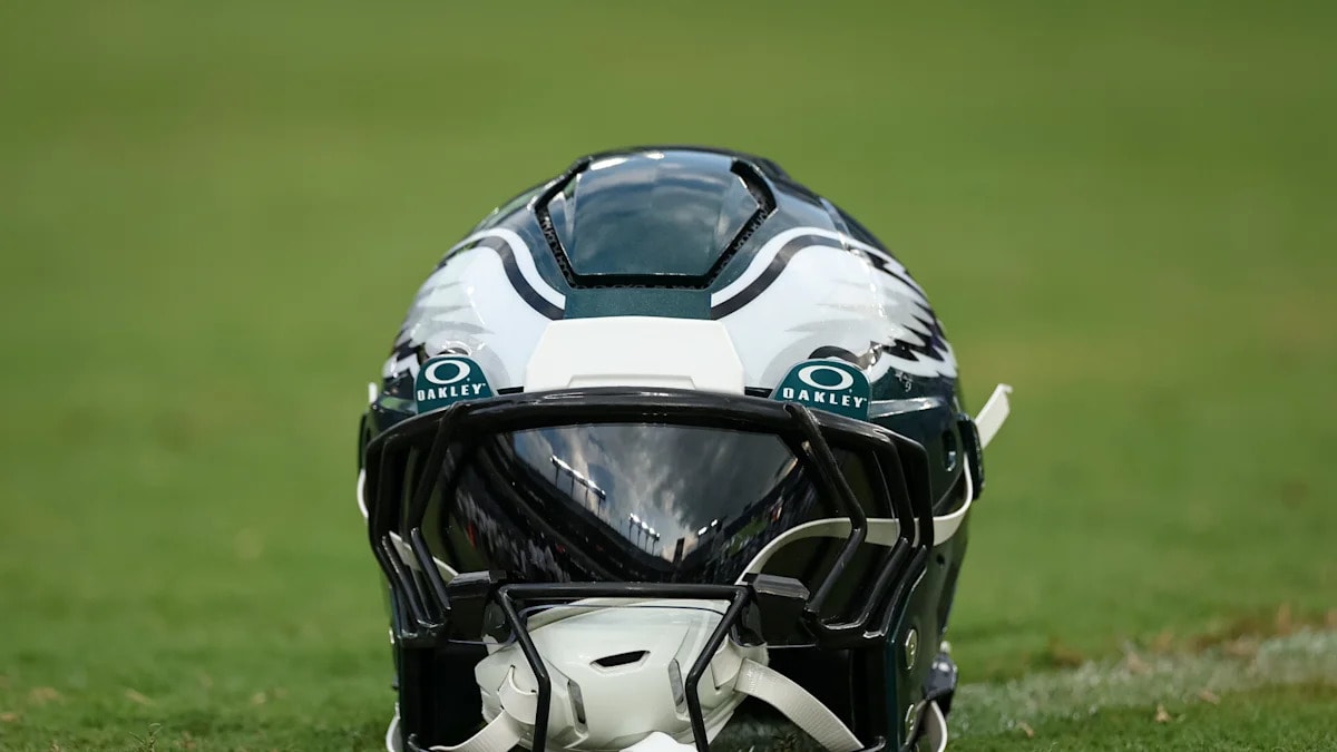 Eagles running back Ja’Quinden Jackson released from hospital after opening-kickoff injury