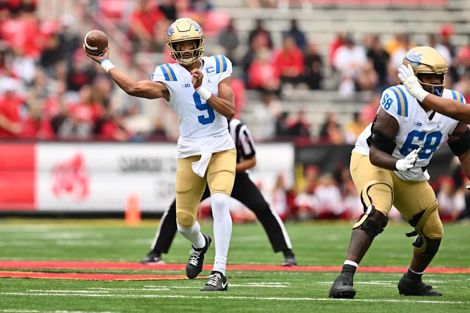 UCLA at Oregon puts two former five-star quarterbacks in the same spotlight