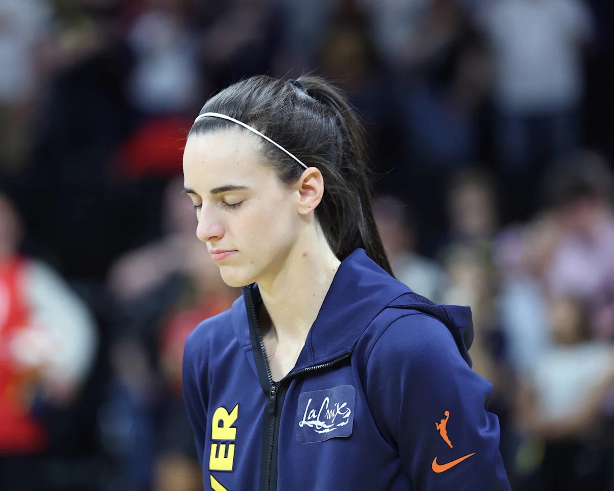 Caitlin Clark “Snubbing” Debate Highlights Pressure on NCAA Tournament Spotlight