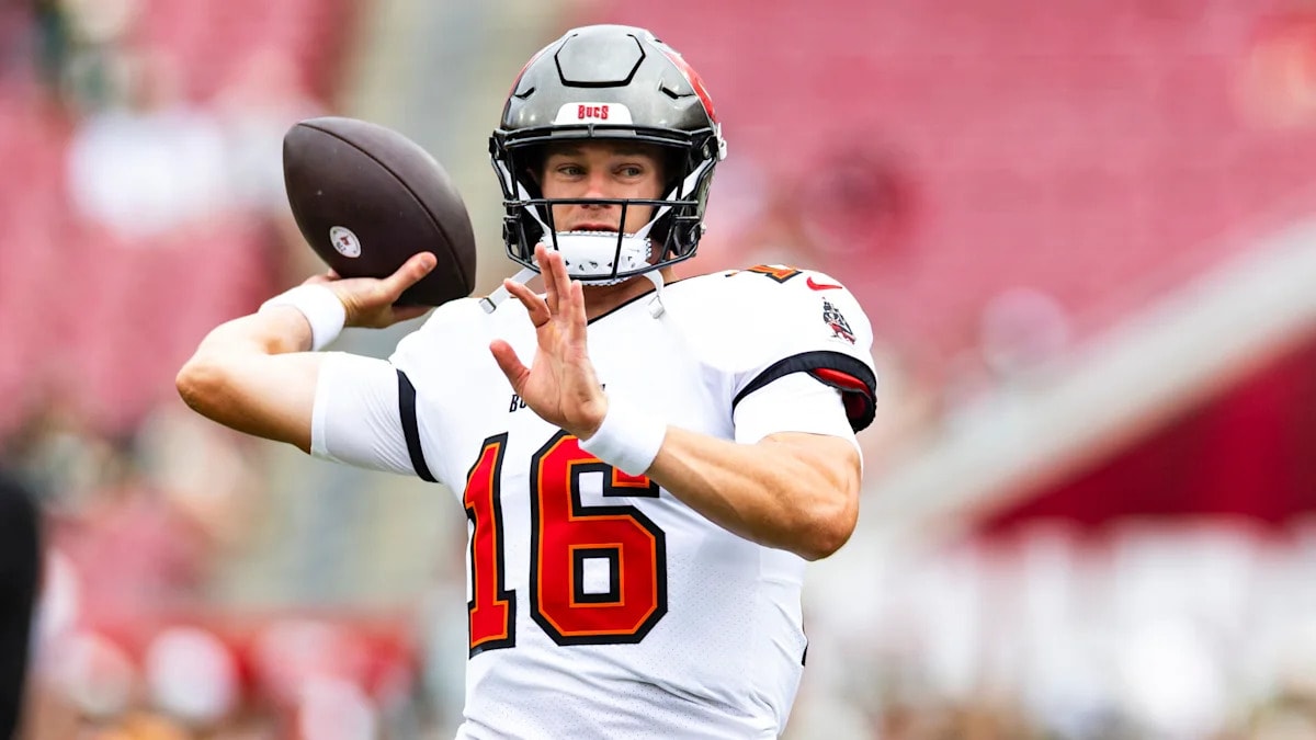 Buccaneers activate QB Easton Stick and S J.J. Roberts for Thursday night vs. Cowboys