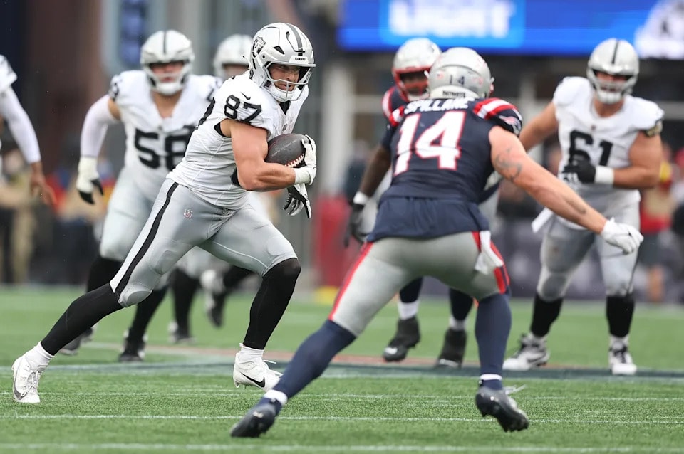 Maxx Crosby duel becomes early postseason test as Raiders visit Patriots in Week 5