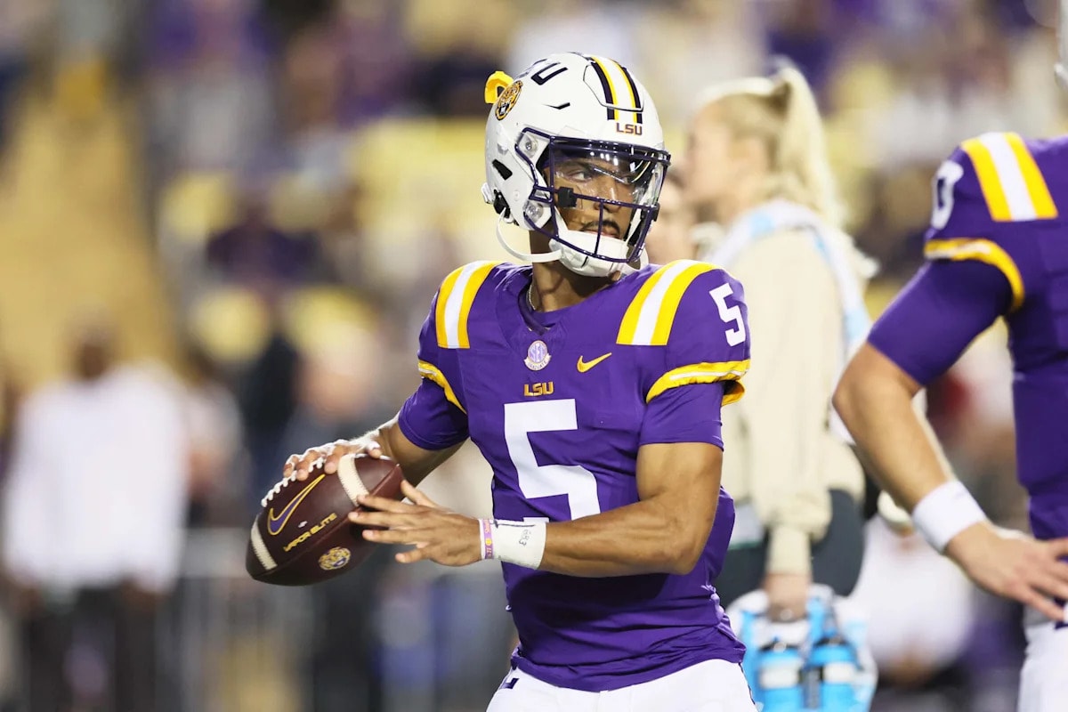 Jayden Daniels says he hopes LSU “issues” get resolved privately after recent controversy