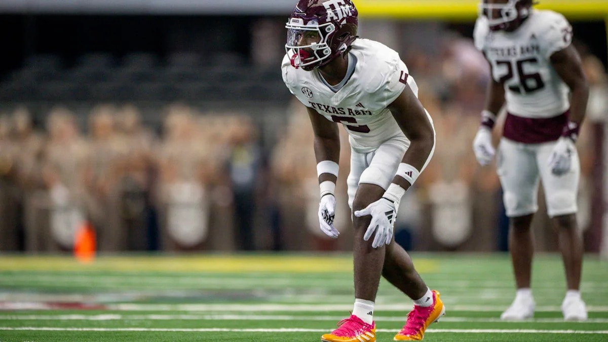 Texas A&M leans into tradition with maroon-and-white uniforms for showdown at No. 14 Missouri