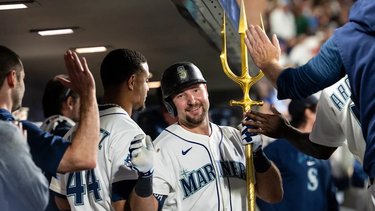 Cal Raleigh blasts three homers, delivers career-high night for Mariners vs. Phillies