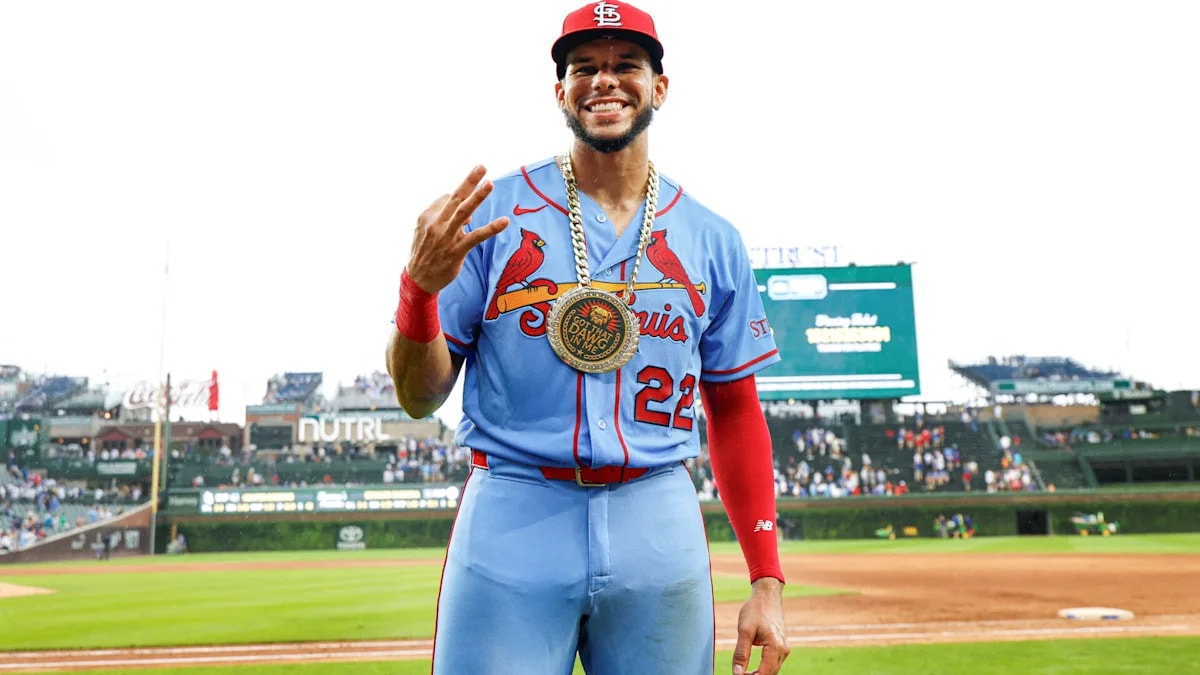 Joshua Báez makes a historic first impression for the Cardinals, homering in each of his first three MLB at-bats