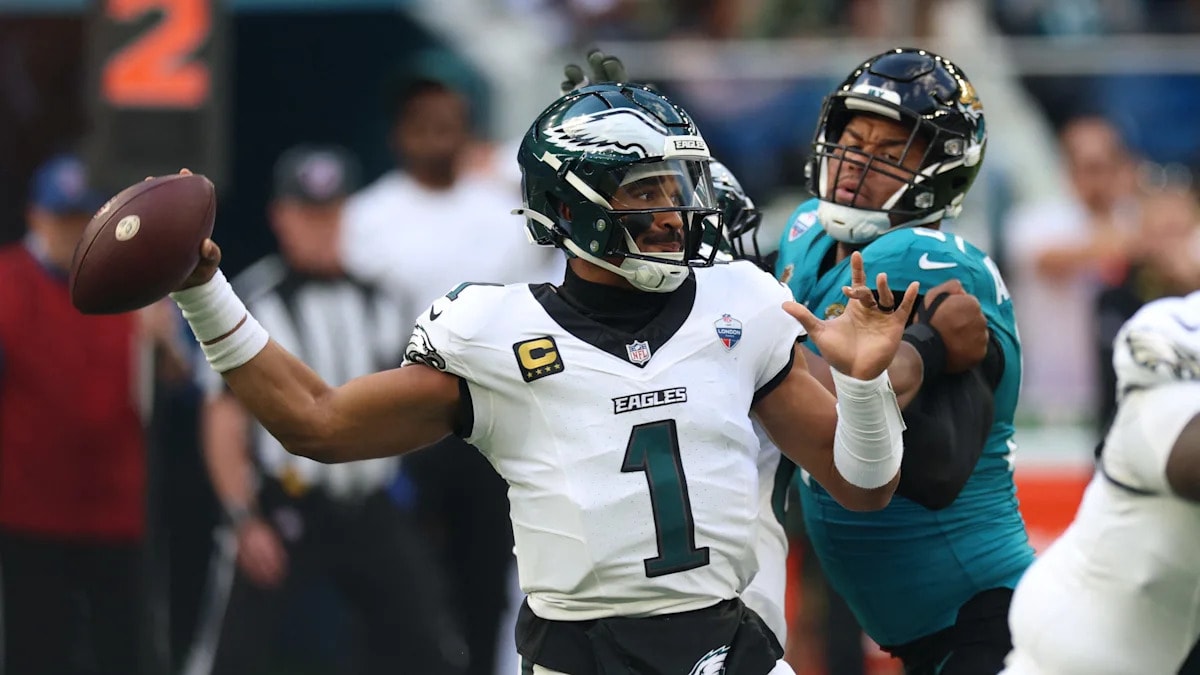 Jalen Hurts throws for 220 yards as Eagles top Jaguars in Week 5
