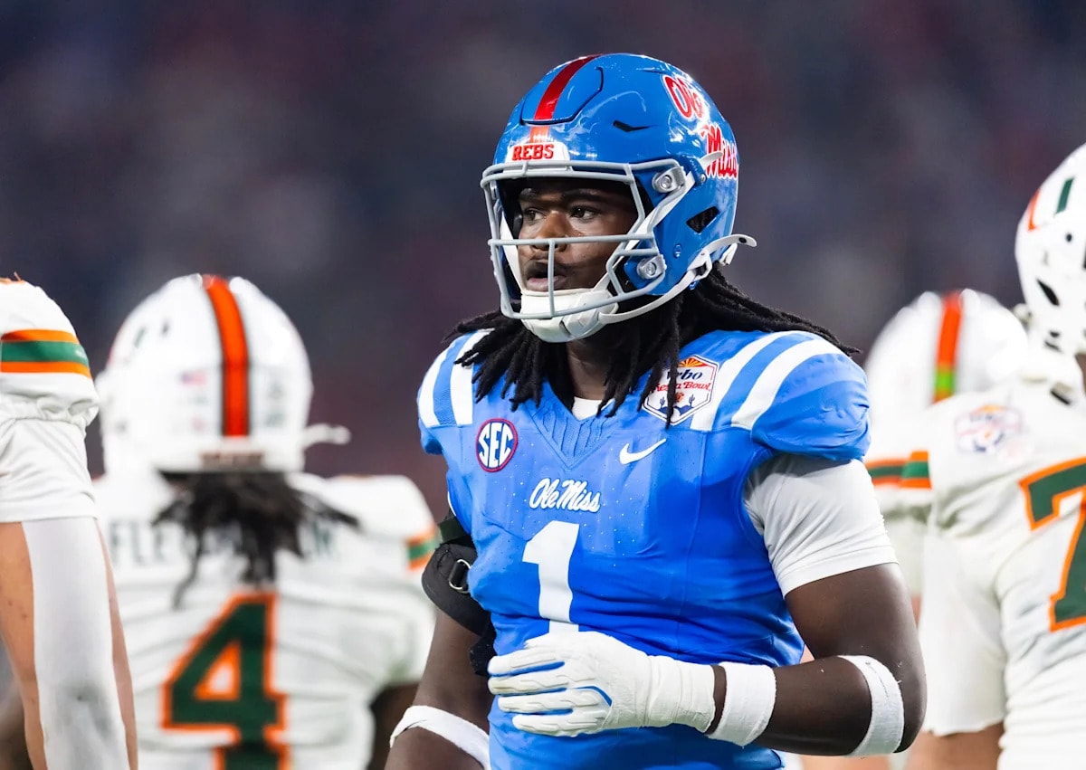 LSU linemen trade lessons as transfer edge duo settles into fall camp
