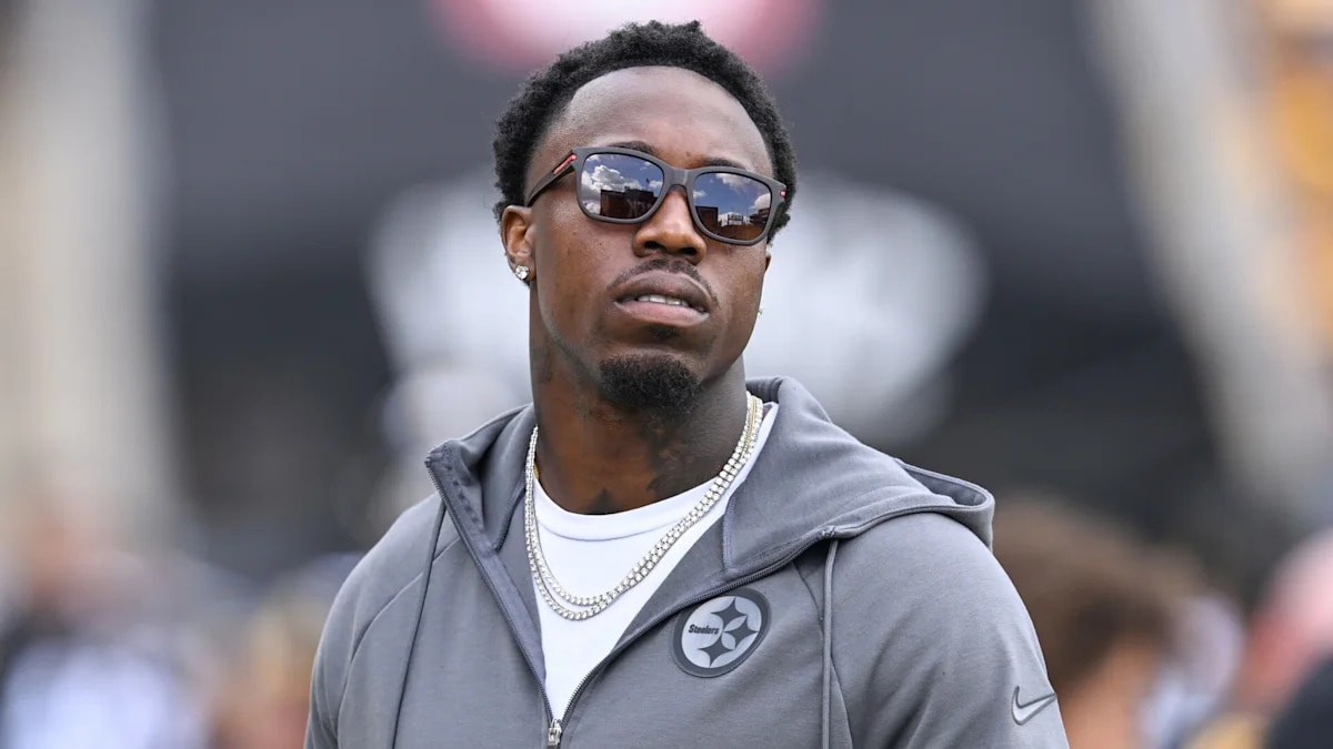 Joey Porter Jr.’s sudden illness shakes up a Buccaneers-Cowboys matchup, and renews questions about his contract timeline