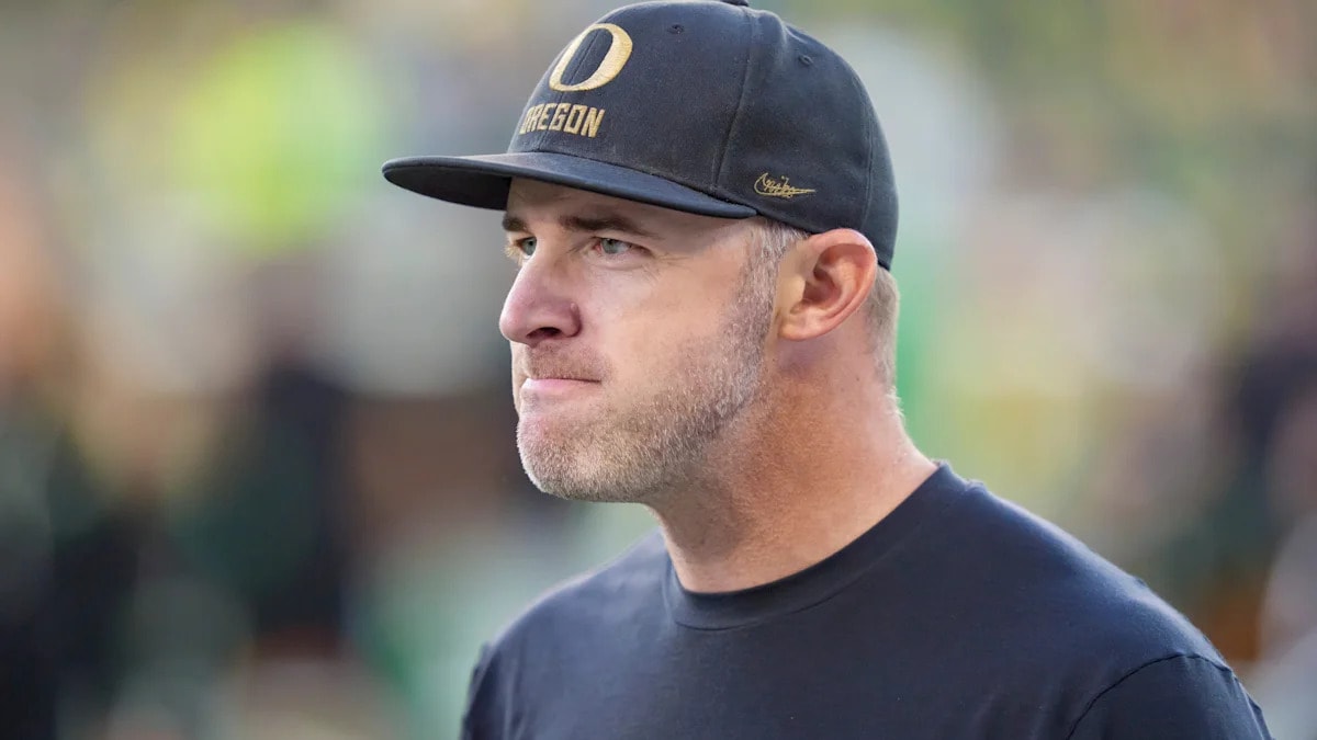 Dan Lanning keeps open the possibility of an offensive play-caller change after Oregon’s struggles vs. UCLA