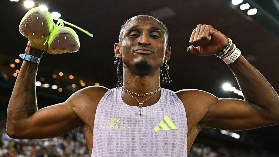 Alison dos Santos demolishes 400m hurdles world mark as Zurich Diamond League delivers record night