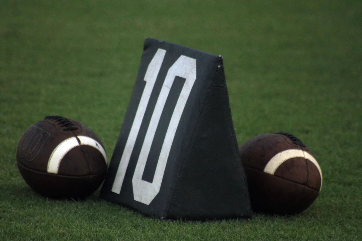 Nebraska high school football begins its 2026 season weekend, with early scores rolling in statewide