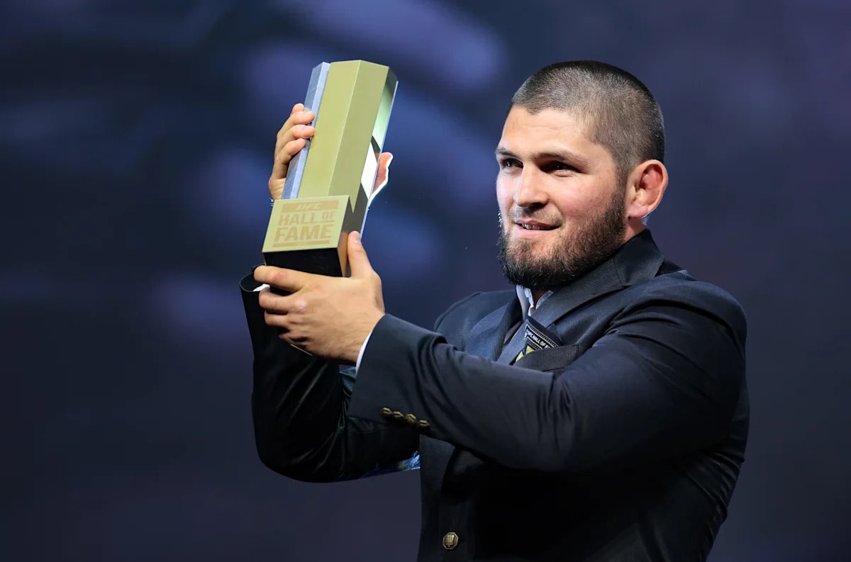 Daniel Cormier explains why he thinks Khabib Nurmagomedov should be the clear GOAT