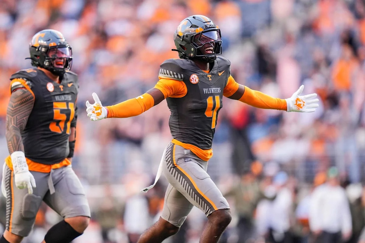 Ty Redmond lands on Bronko Nagurski Trophy Watch List as Tennessee’s secondary centerpiece
