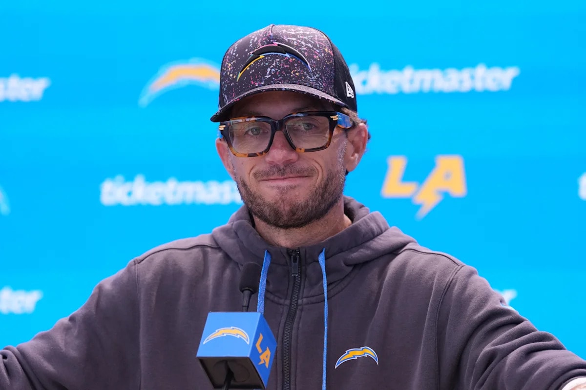 Chargers’ first-team offense shows late spark in preseason under OC Mike McDaniel