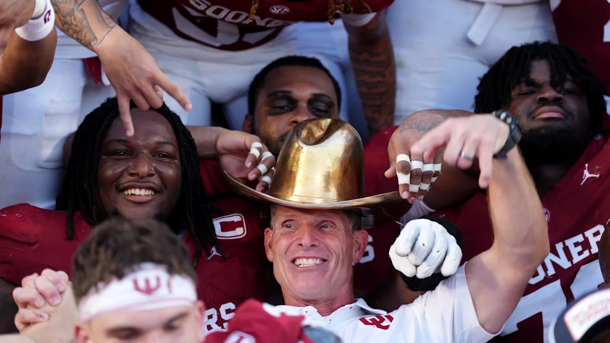 Brent Venables recognized as Dodd Trophy Coach of the Week after Sooners’ win over Texas