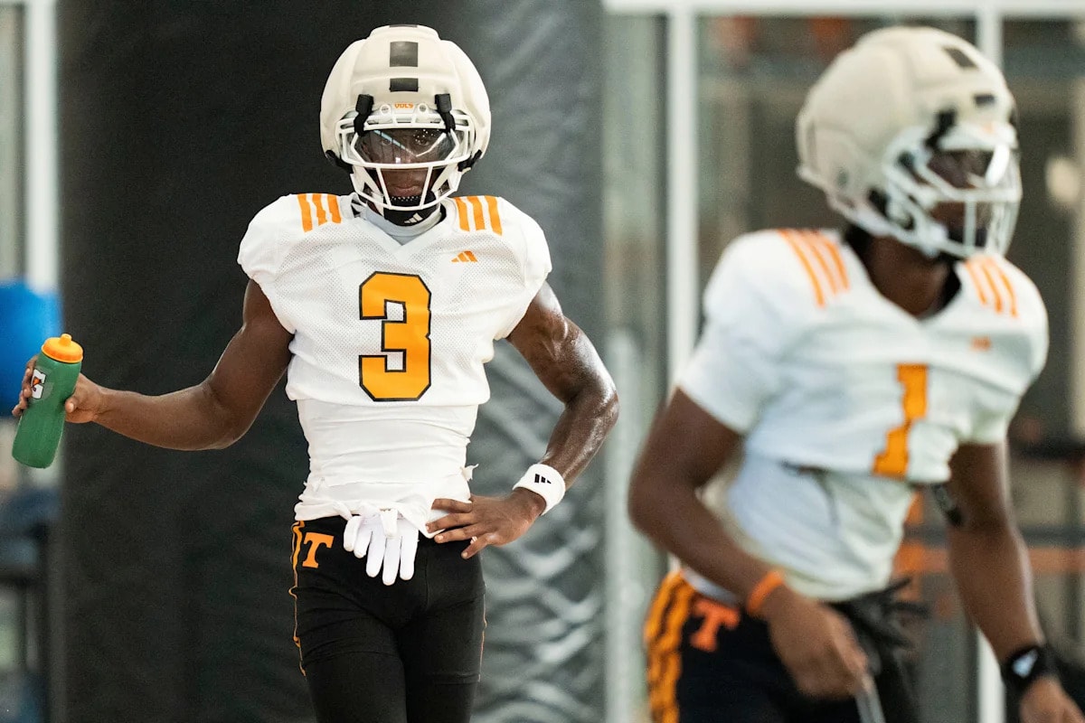 Tennessee wideout job watch could carry into Neyland Stadium, a sign the race is still alive