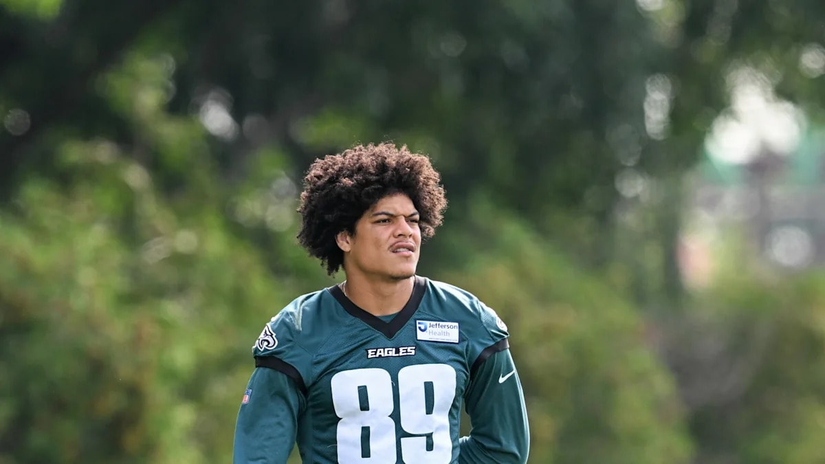 Eagles waive WR Johnny Wilson with knee injury designation after missed practice