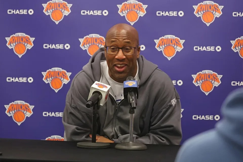 Mike Brown urges New York Knicks to stay connected amid off-court distractions