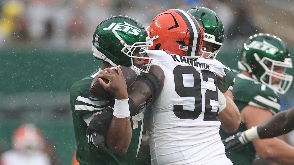 Rain at MetLife dampens both offenses as Jets lead Browns 7-6 at halftime