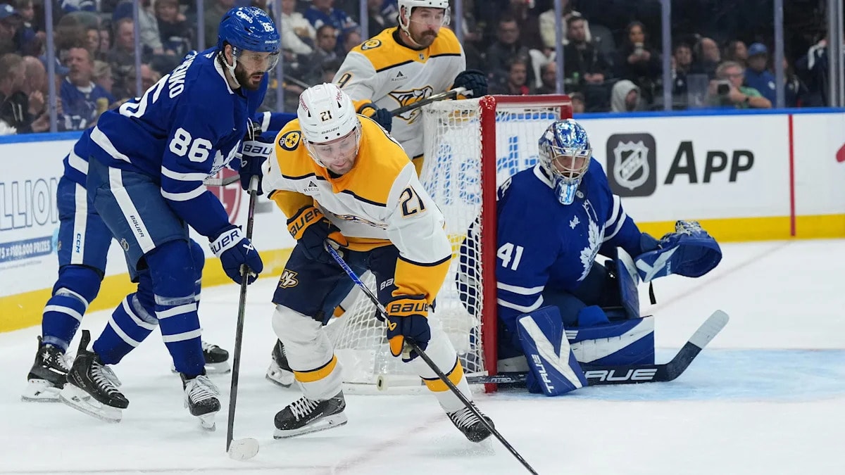 Nils Hoglander tries to revive the production that made him a 20-goal threat in Vancouver