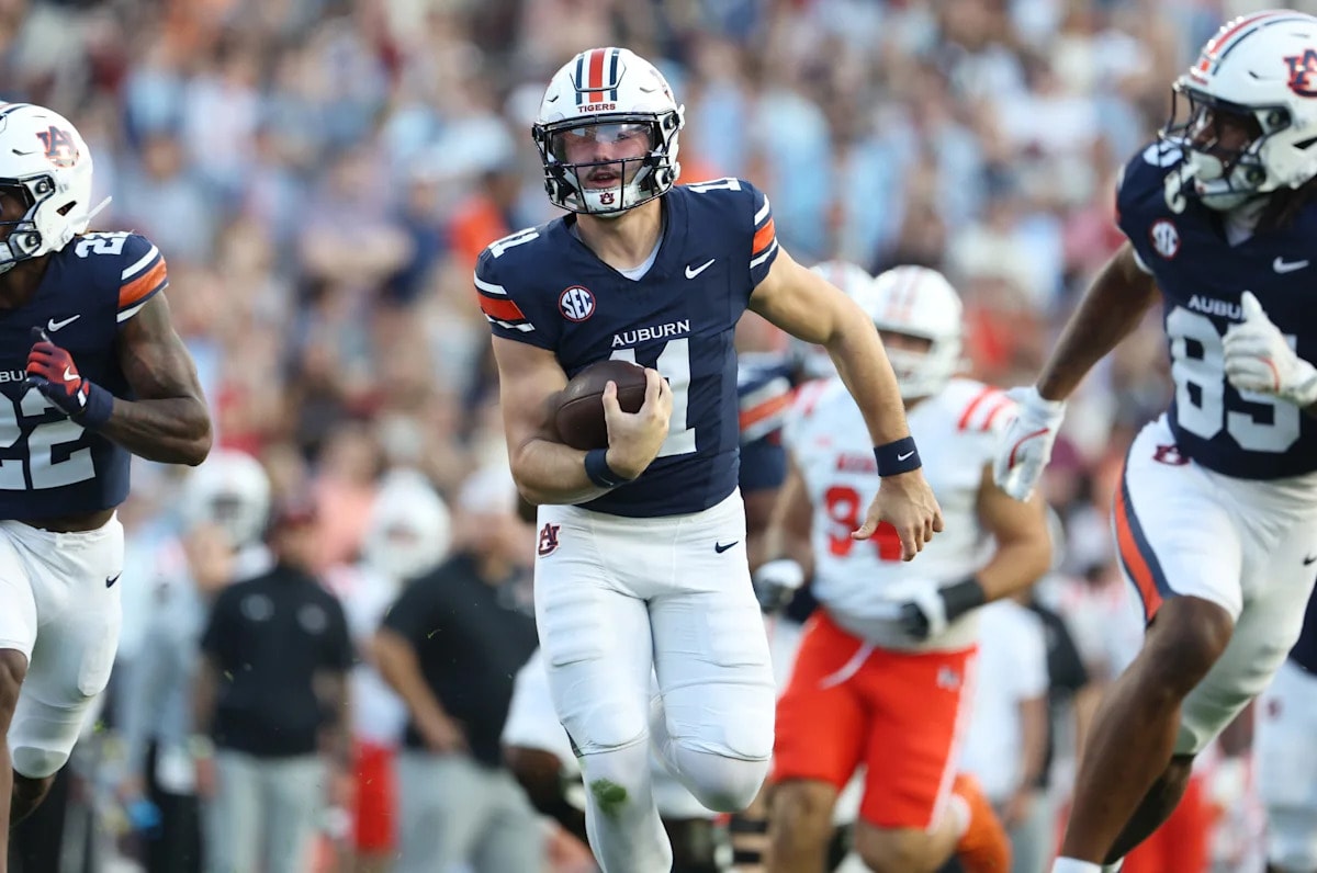 UNLV QB battle enters season week as former Auburn report-caller Jackson Arnold weighs start vs. Memphis