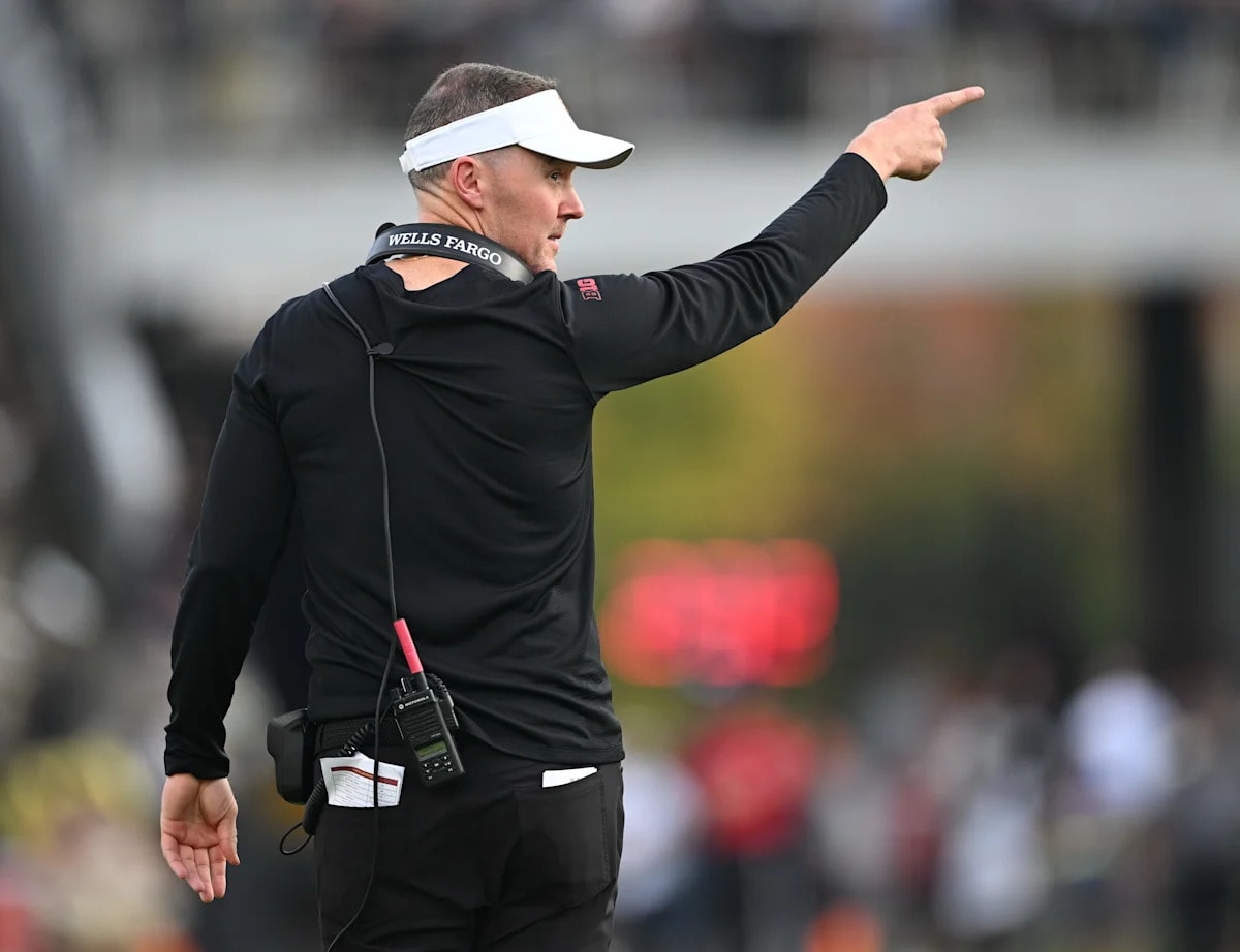 USC and UCLA enter 2026 with shared geography, but diverging program narratives