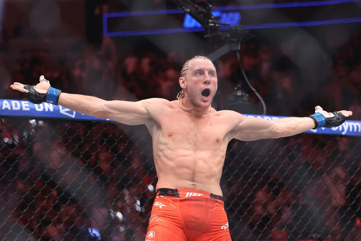 UFC 329 fighters reportedly face purse withholdings after ceremonial cage scaling, manager pushes for rule change