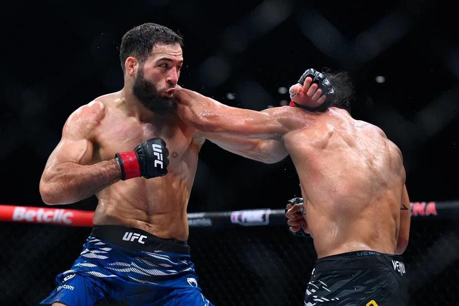 Report: UFC middleweight champion Sean Strickland weighs leaving the promotion for a boxing matchup with Jake Paul