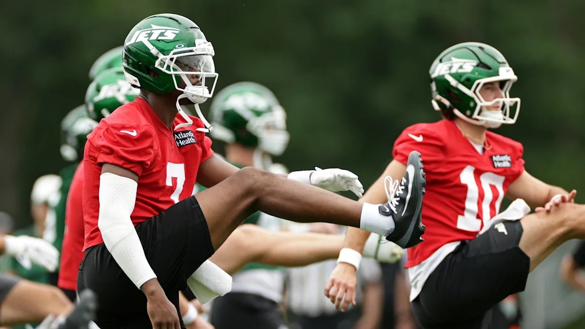 Jets adjust QB plan as Geno Smith is scratched from Friday game vs. Buccaneers, Cade Klubnik expected to start