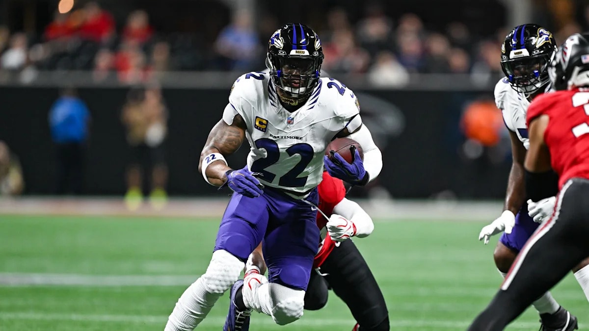 Derrick Henry finds paydirt on an 18-yard TD catch as Ravens close to 17-15 behind key scoring drive