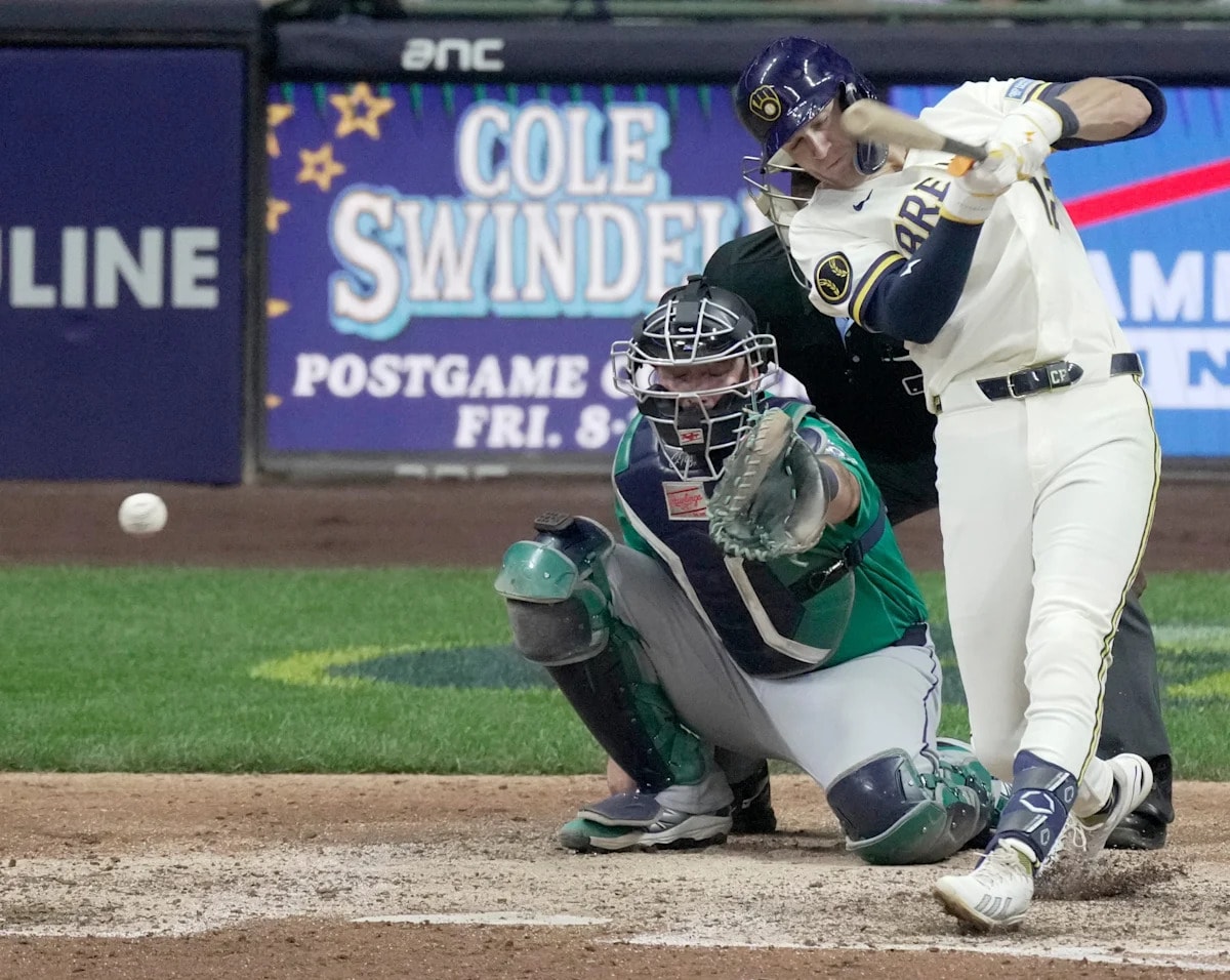 Brewers pull rookie Cooper Pratt mid-game after missed hustle on dropped popup