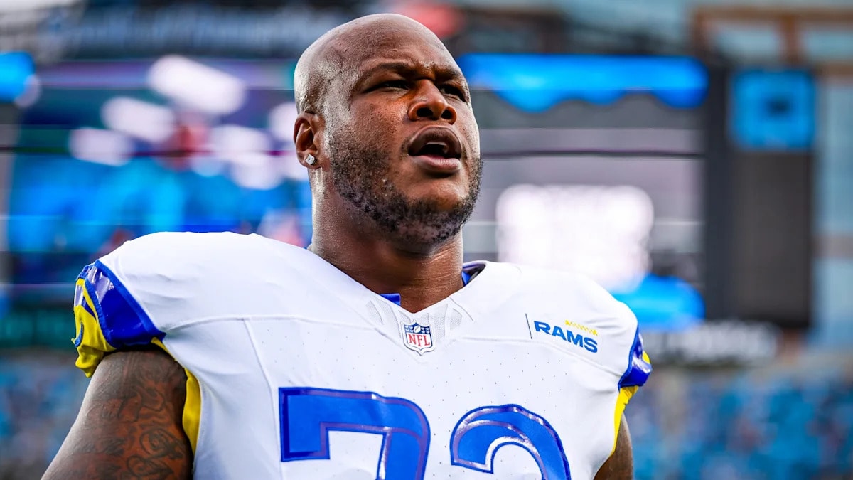 Commanders add depth on the offensive line with one-year deal for OT D.J. Humphries