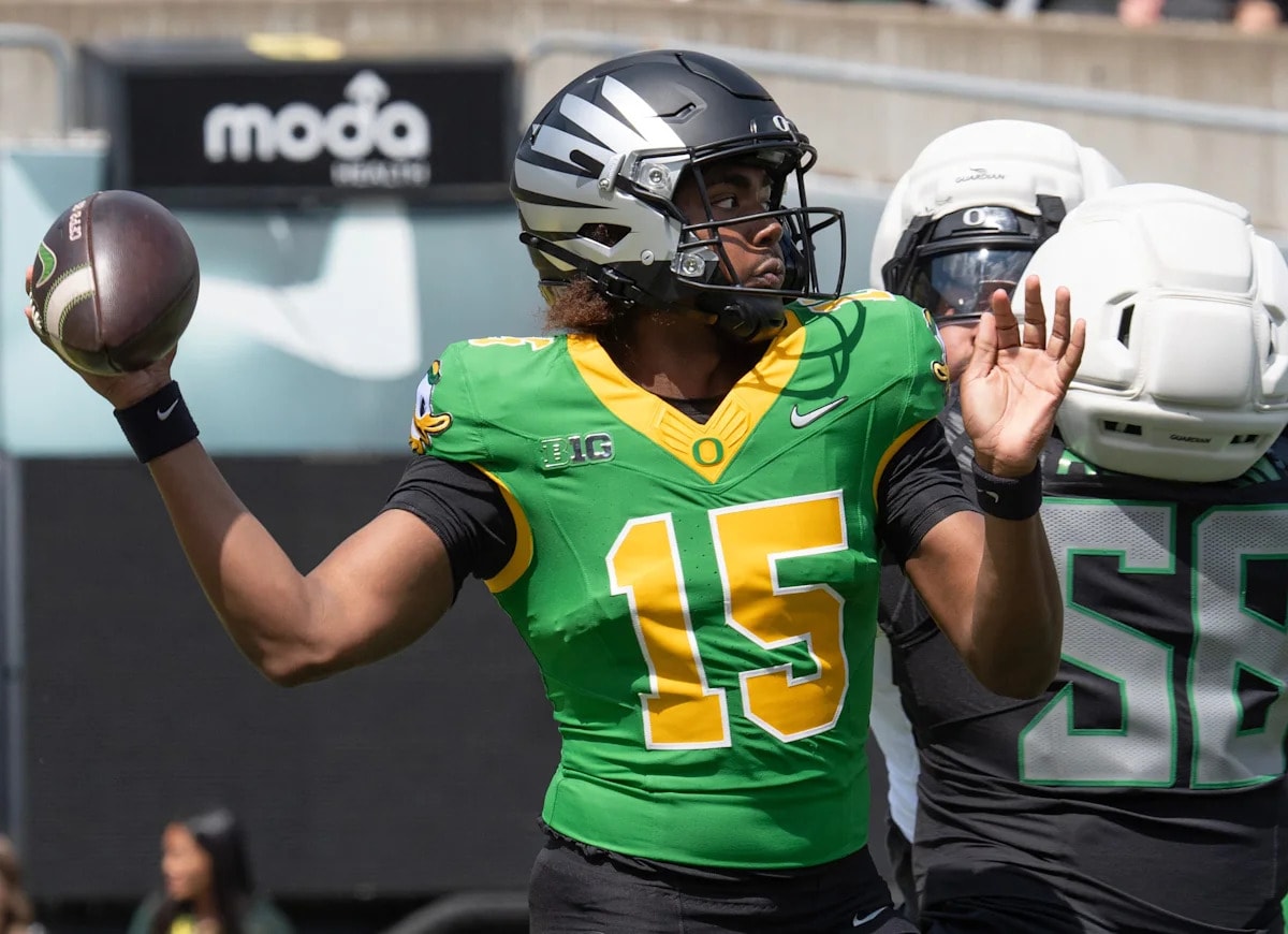 Akili Smith Jr. turns focus to consistency in Oregon’s quarterback room