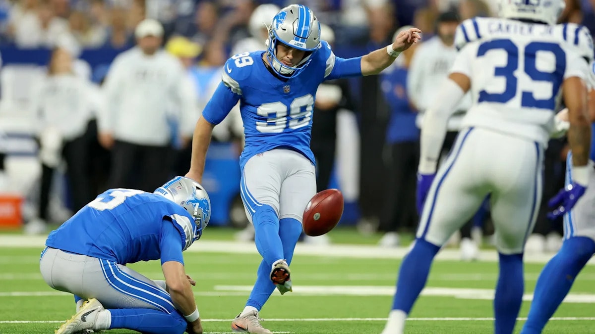 Dan Campbell shrugs off Jake Bates’ two missed extra points, says kicking is still a process