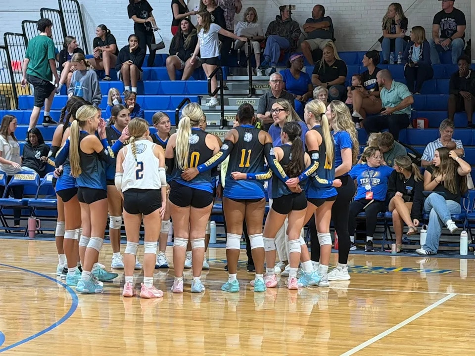 Space Coast volleyball streak hits five as it sweeps Titusville behind Gwen Cotham’s serving