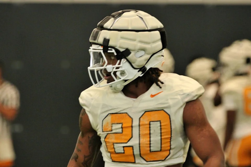 Alabama visits Neyland as former Tennessee running back prepares for matchup with the Vols
