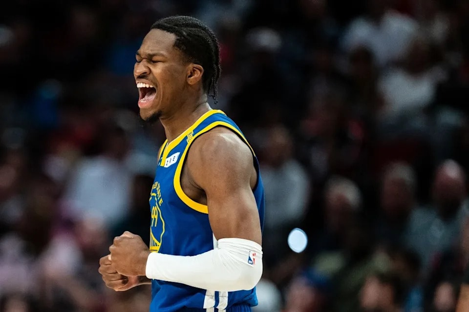 Warriors make a preseason roster swing, waiving their leading scorer and adding a bigger scoring big